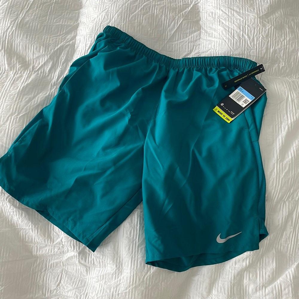 Men’s Nike shorts NWT - size medium
